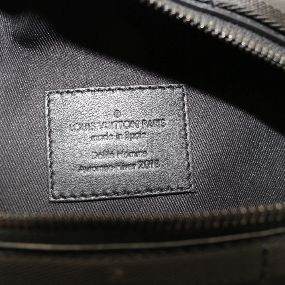 Louis Vuitton dark infinity leather crossbody bag - Picture 8 of 11